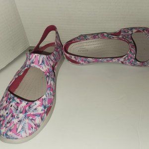 Iconic Crocs Comfort Women Shoes 8 W Pink & Teal Feathers Pattern Sandal Slip On